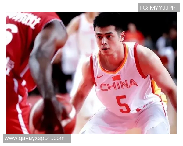 翟晓川与赵睿方硕共赏王楚钦比赛现场气氛热烈嗓音嘶哑尽显激情